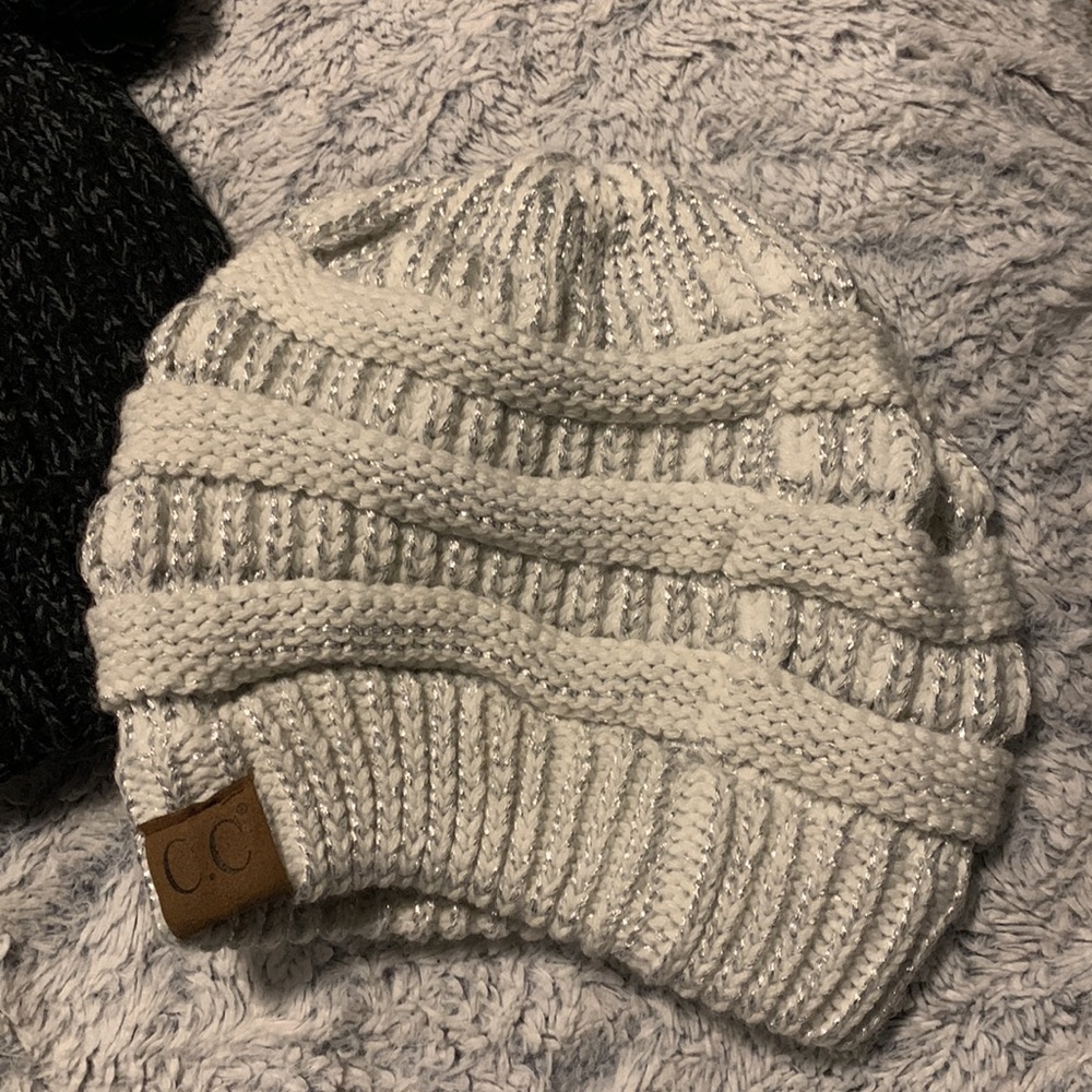 C.C beanies - Picture 2 of 5